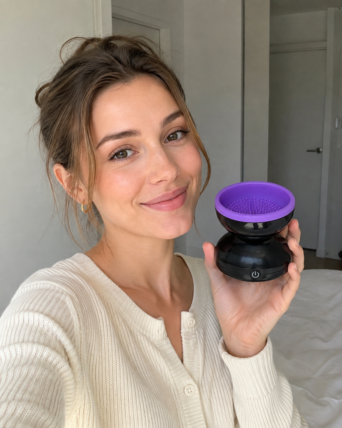 Electric Makeup Brush Cleaner in Black and Purple