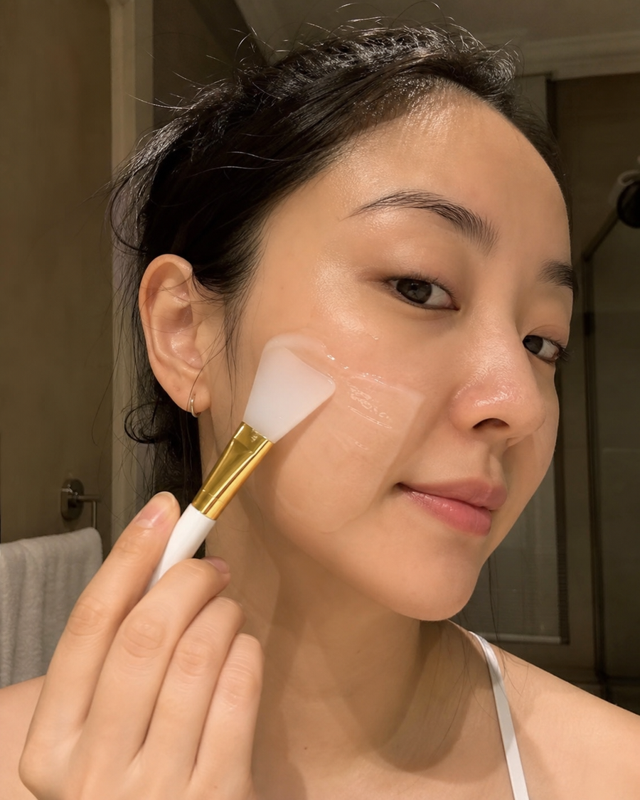 Beauty Britain customer using Korean Collagen Night Wrapping Mask